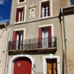 Ancienne maison vigneronne à moderniser avec terrasse, cour et annexes à rénover. S203