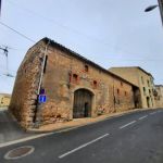 Gros potentiel pour cette remise de 265 m² avec cour couverte de 50 m².